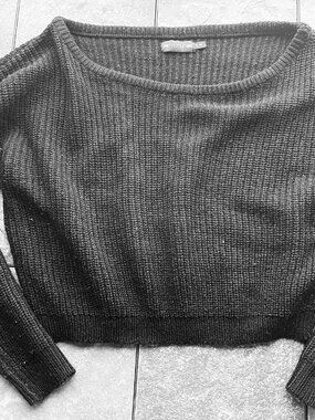 PrettyLittleThing Cropped Boatneck Sweater Size Small